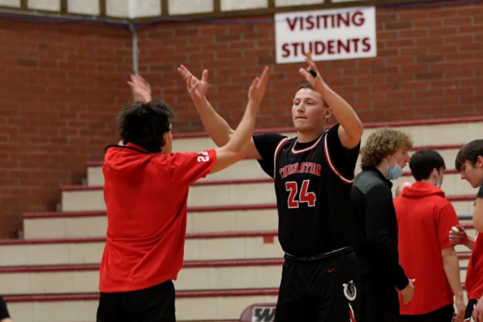 Thurston.Willamette.boys-basketball.Michele-Bunch.24